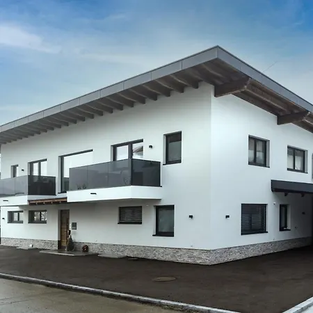 Alps Holaus Apartment *
